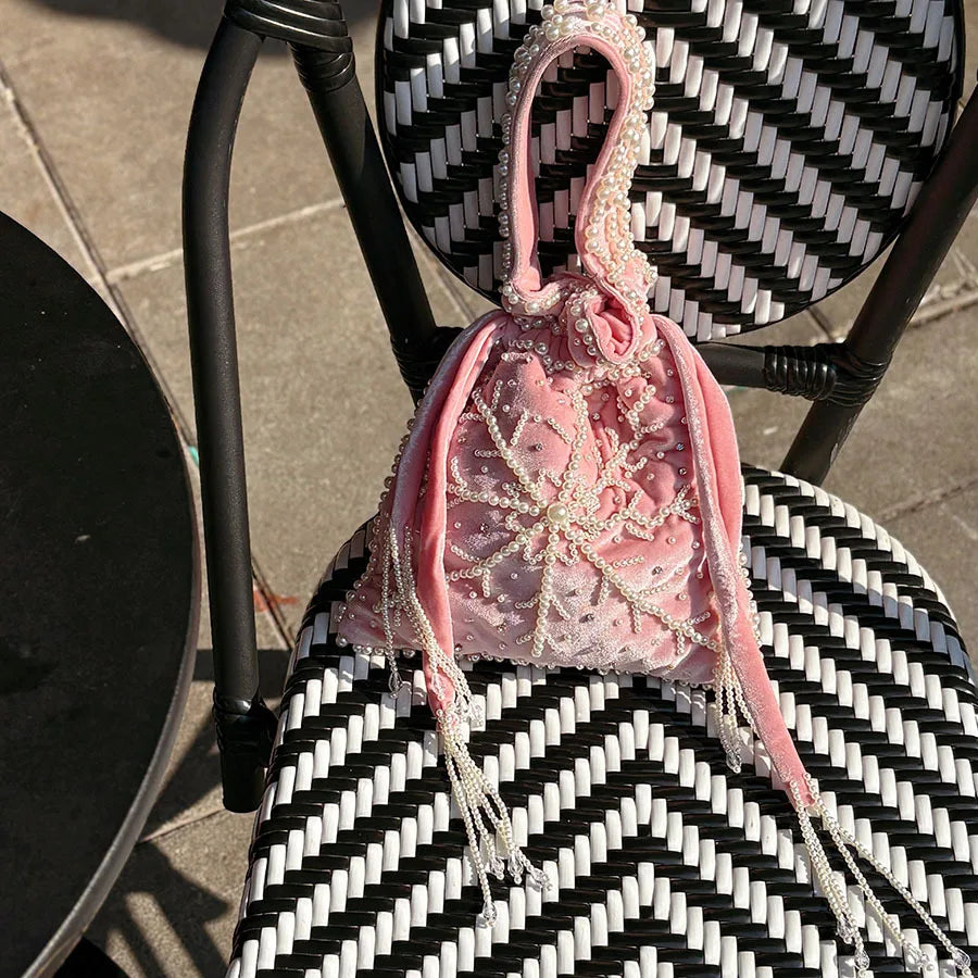 New Chinese hand-woven fringed beaded snowflake velvet bucket banquet bag temperament sweet underarm messenger bag