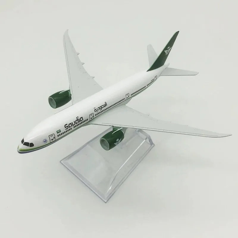 Saudia Arabia B787 Plane Airplane Model Aircraft Model 16cm Diecast Metal 1/400 Scale Planes Model Toy with Stand Aviation