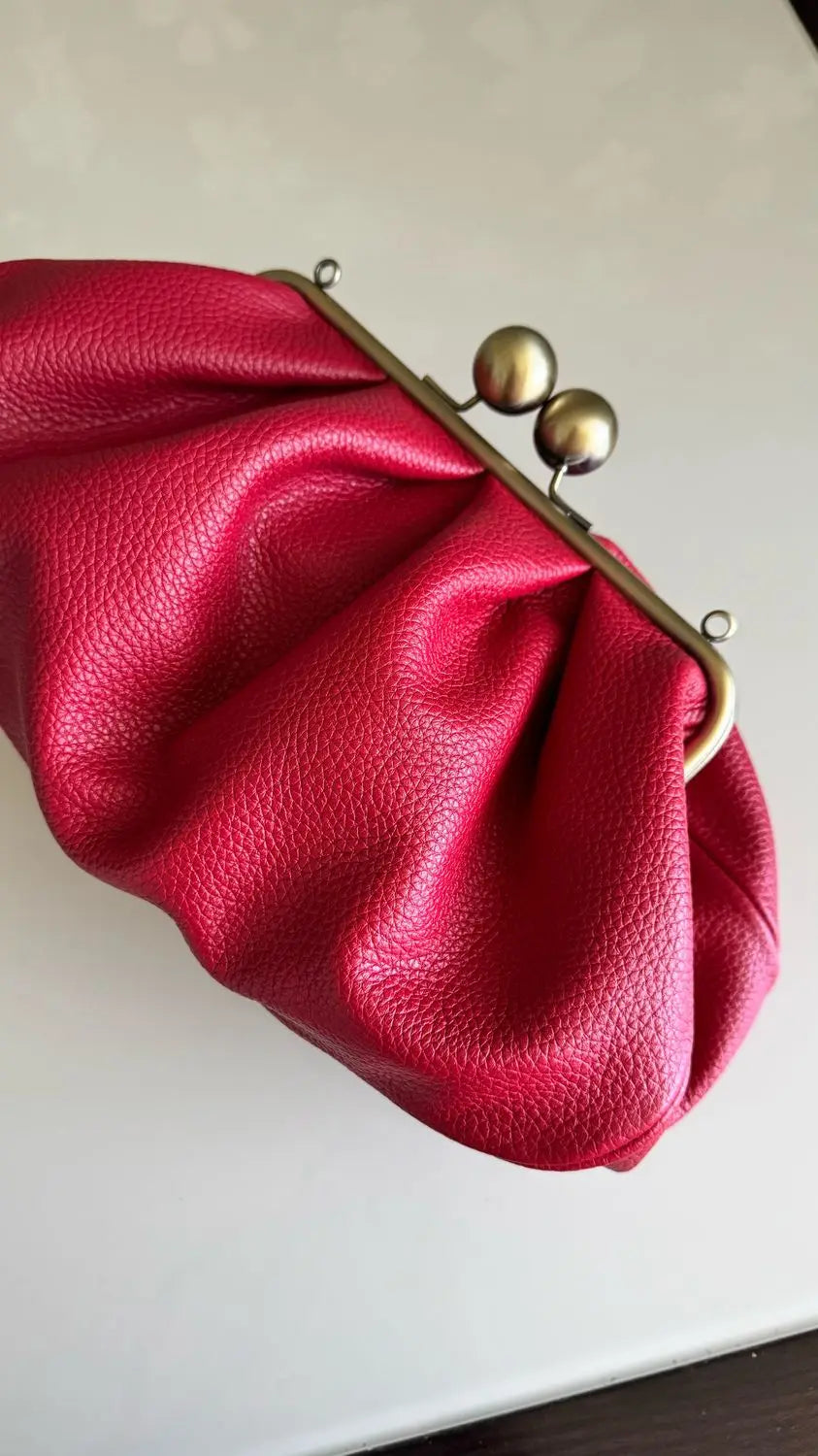 LOST IN VINTAGE Large Purse 35x20x12cm Artficial Leather Premium Plus Bag Big Ball Kiss Lock Clutch Purse Clutch Deep Folds Bags
