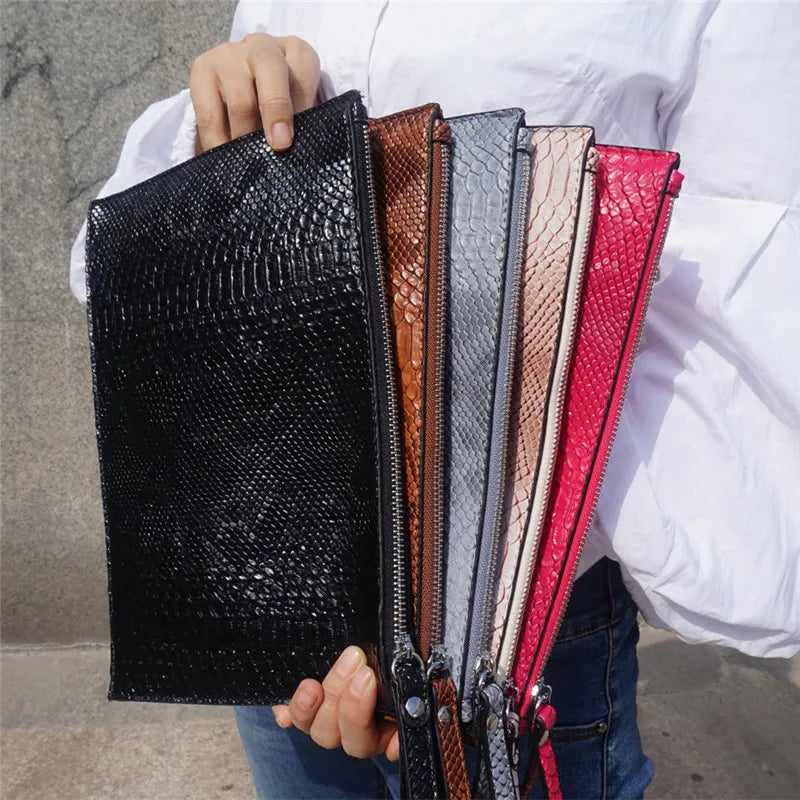 Snake Pattern Women Enveloppe Bags PU Leather Women's Clutch Bag Brand Design Party Clutches for Ladies Wallet Free Card Bag