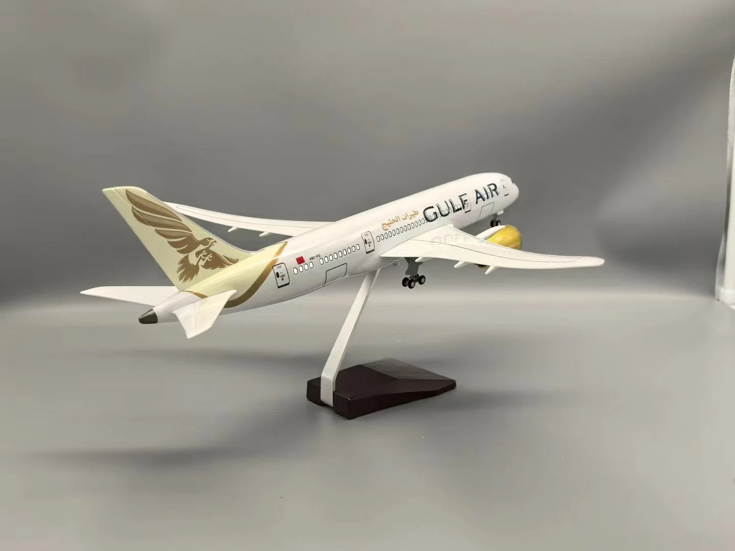 Diecast Plane Mode 47CM plane toy boys 1/130 Scale B787 Gulf Air Airline Airplane Model 787 Aircraft Replica Plane Toys