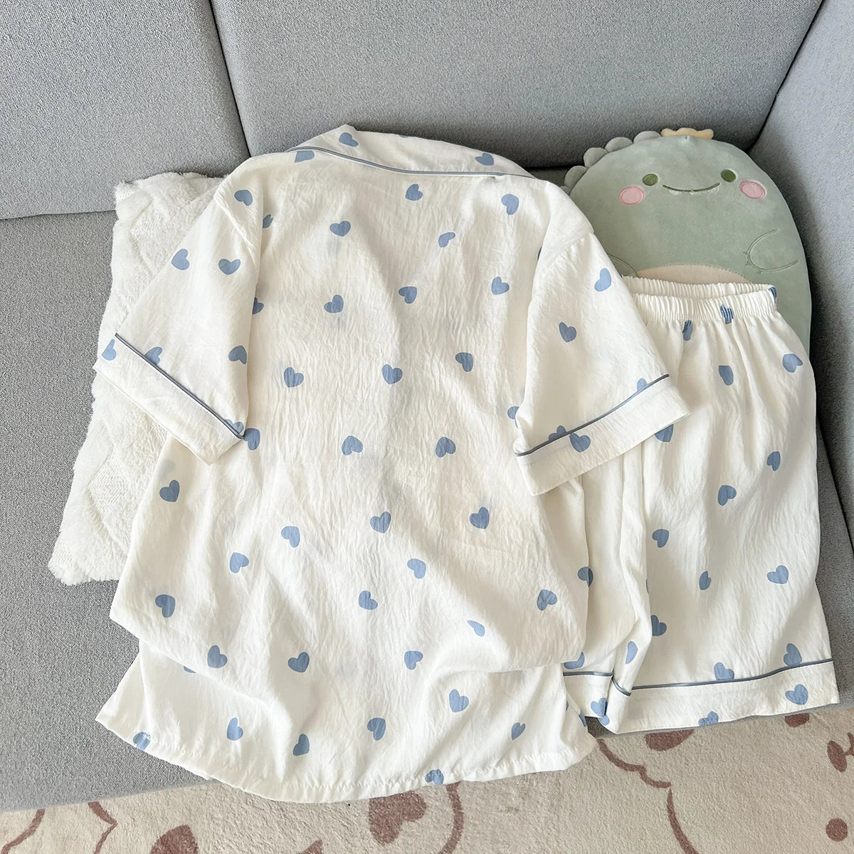 Women's Summer Thin Pajamas with Heart-Shaped Pattern, Short-Sleeved Shorts, Sweet and Cute, Can Be Worn Outside in Summer, Two-Piece Home Wear Set