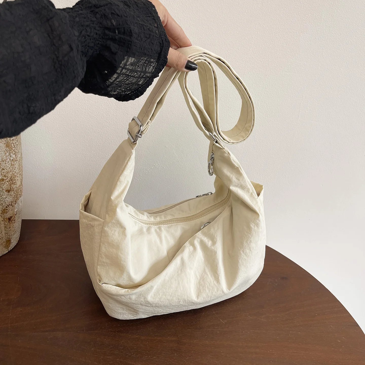 New Korean Style Fashion Nylon Shoulder Dumpling Bag  Large Capacity Lightweight Casual Crossbody Bag Daily Commuting Tote Bag