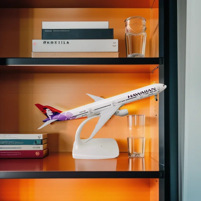 20CM Hawaii Die-cast Toys Metal Alloy Aircraft Model B777 Airline Scale Plane Aviation Airplane Airplanes Decoration Toy Model