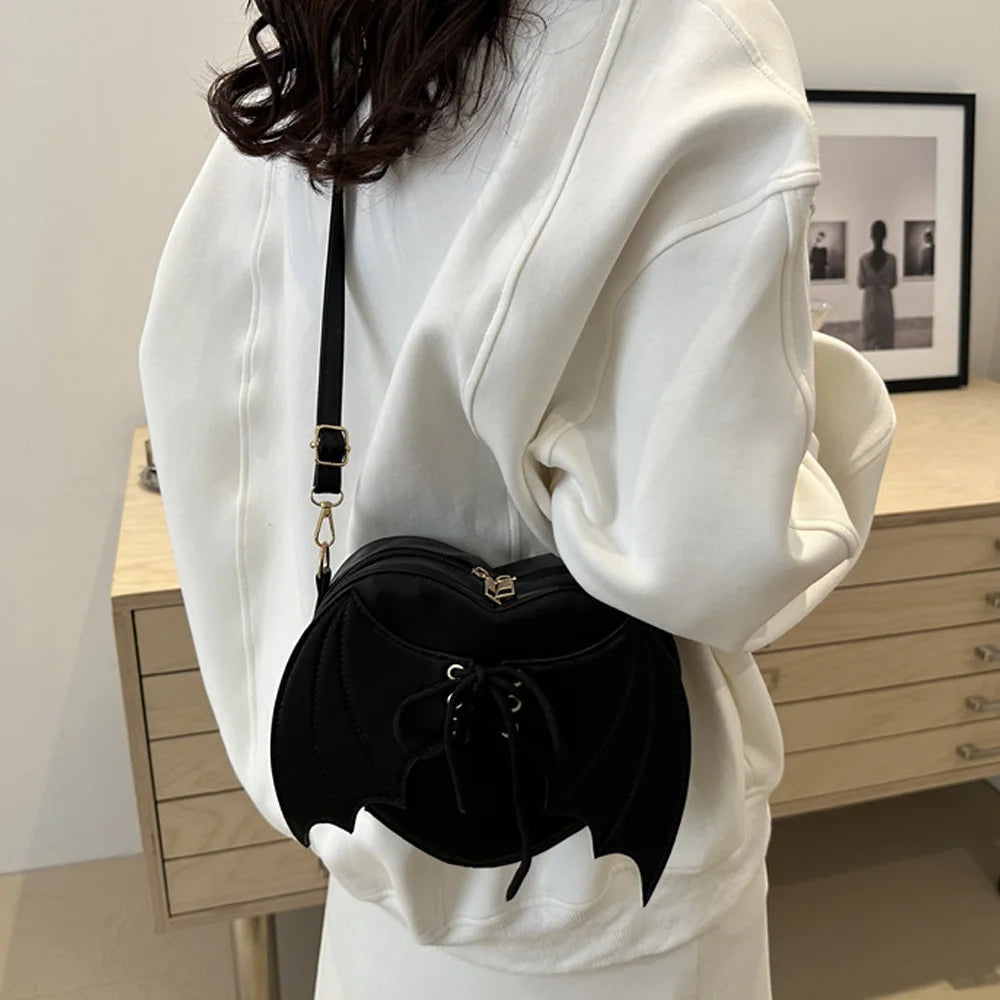 Korean-style Ins fashionable cute girl's bag 2026 new style simple small square bag personalized batwing shoulder messenger bag