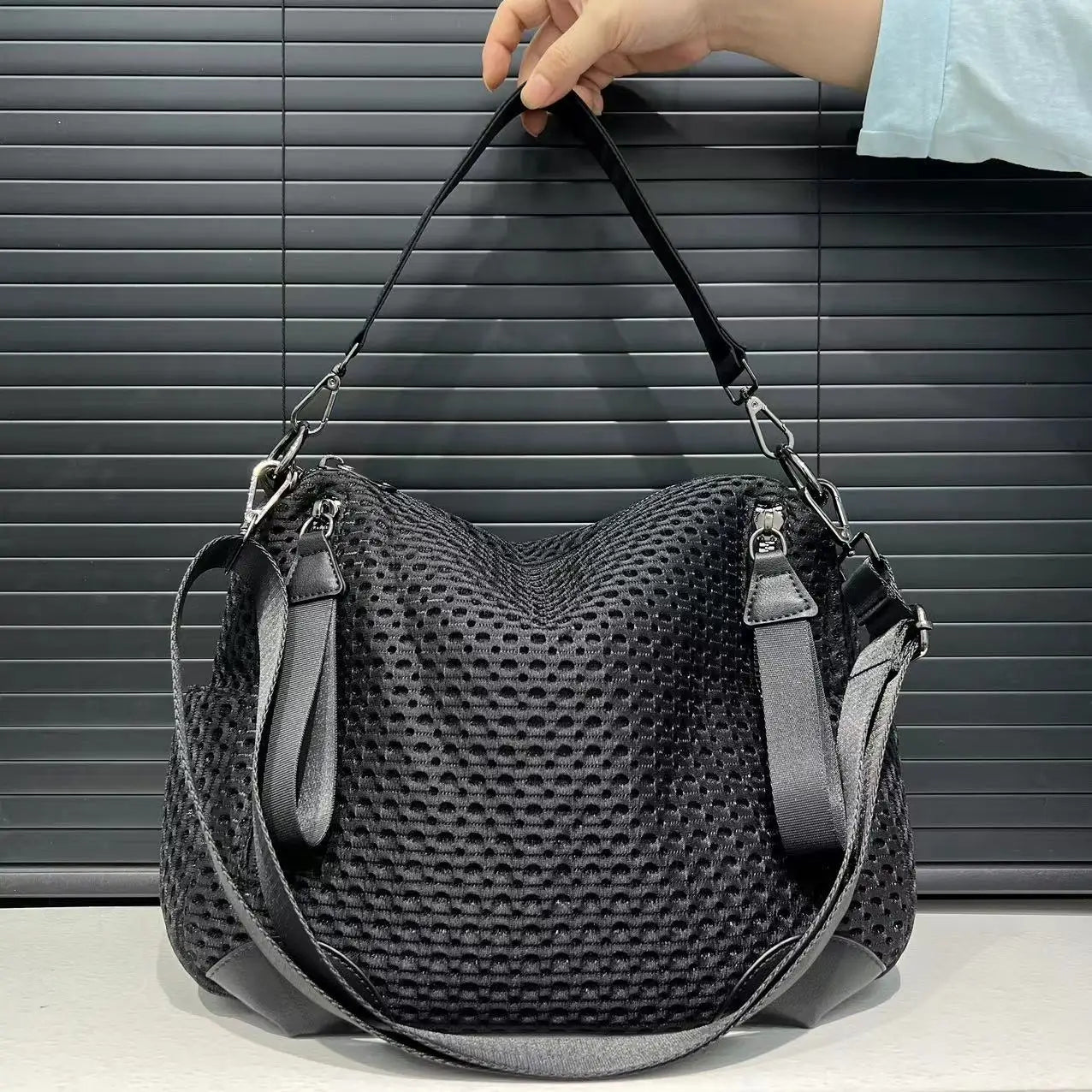 Fashionable neutral mesh spliced nylon shoulder bag, large capacity, lightweight and casual handbag