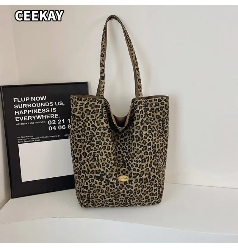 CEEKAY Women's Tote Bag Leopard Print Canvas Large Capacity Shoulder Handbag Zipper Closure Daily Casual Street Style