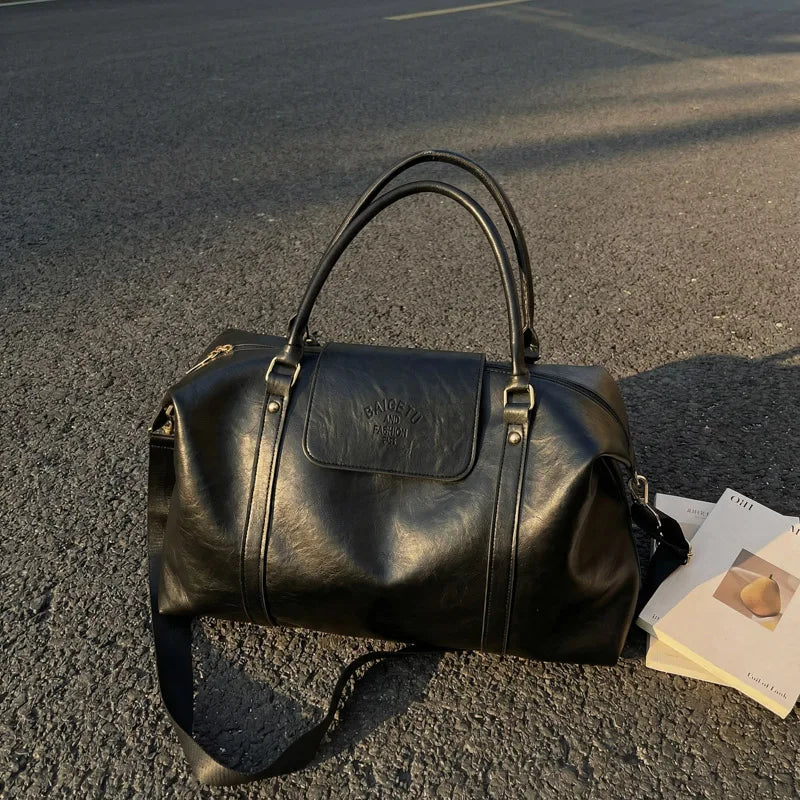 Large Capacity Retro Patent Leather Crossbody Bag Glossy PU with Zipper Adjustable Strap Shoulder Bag for Daily Commute