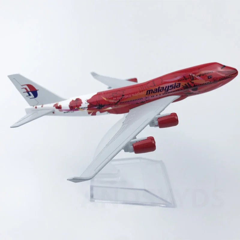 16CM 747 boeing model Series Plane Model Toy Alloy Metal Toys and Hobbies Diecast Airplanes Building Kit with Wheels Planes