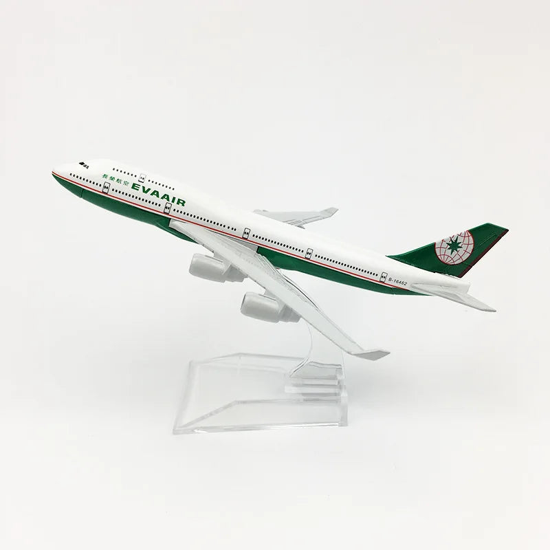 Die-casting Model Plane B747 Eva Air Airlines 16CM 1:400 Scale Toys Aircraft Model Machine Collected As Gift By Aviation