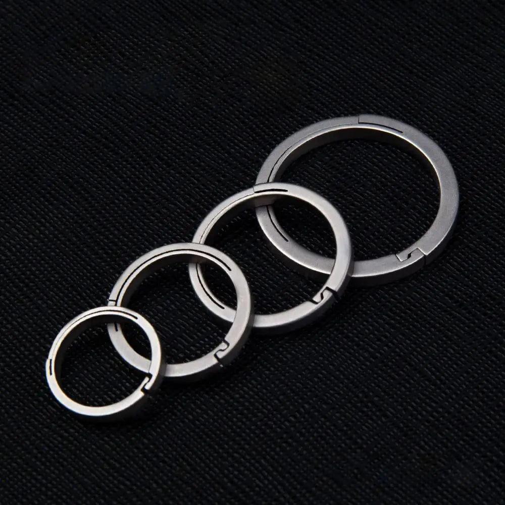 High Quality Real Key Rings 17/22/25/32mm Titanium Alloy Buckle Super Lightweight Titanium Alloy KeyRings Male Creativity Gift