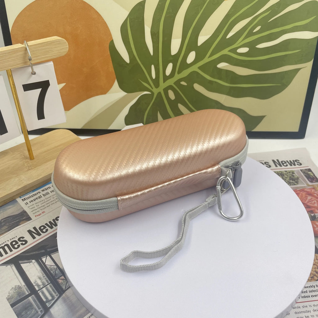 Electric toothbrush travel case, equipped with hanging chain and portable toothbrush holder