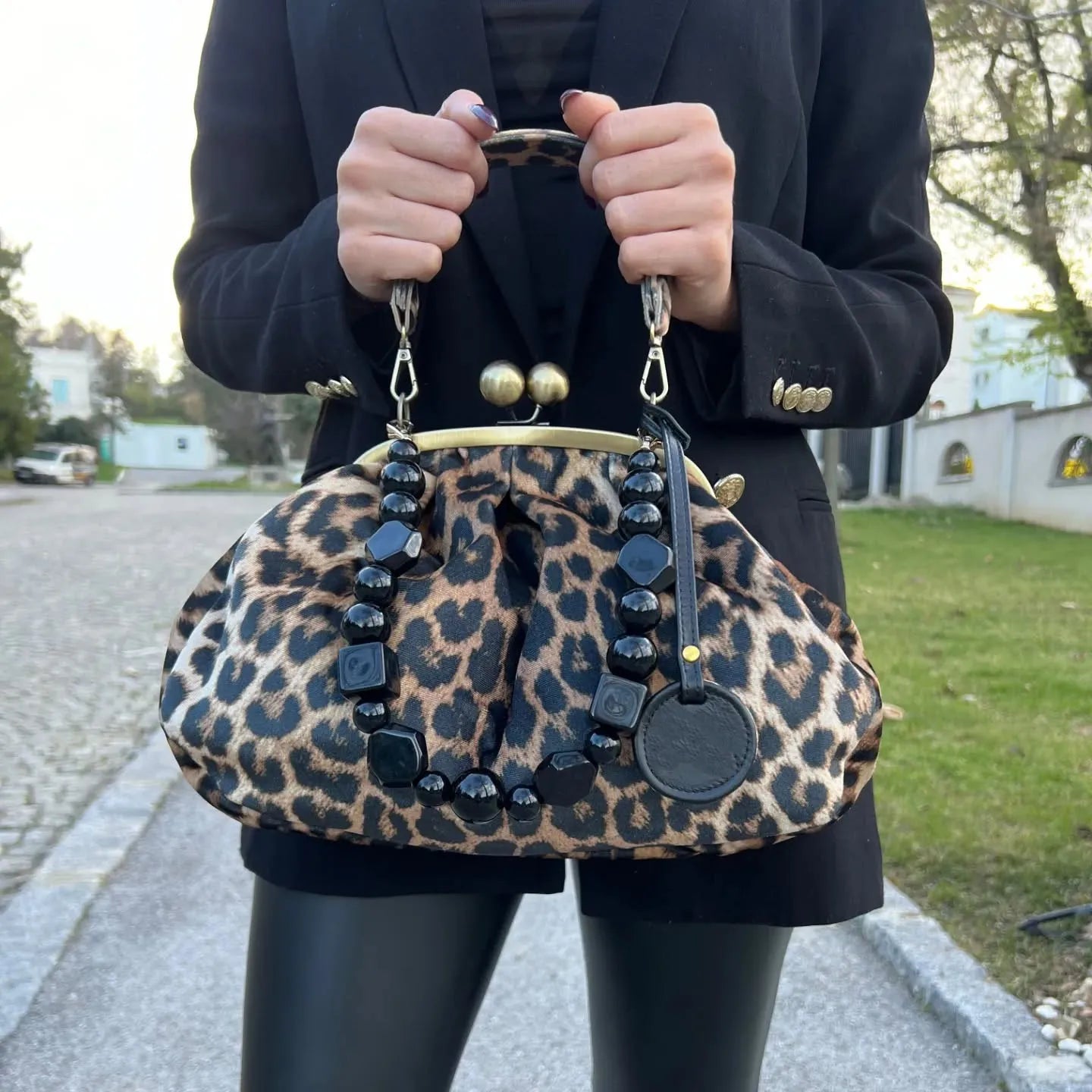 LOST IN VINTAGE Leopard Print Animals Fabric Soft Smooth Owl Bag Balls Bronze Kiss-lock Large Purse Clutch Large  35x23x10cm