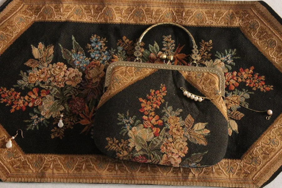 Lost in Vinatge 1950s Floral Tapestry Embroidered Bag Gold Chain Handle Petitpoint Clutch Antique Kiss Lock Small Evening Bag