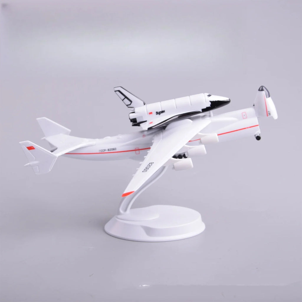 Diecast 1:400 Scale Antonov An225 Cccp-B2060 Airplane Toy Aircraft Simulation Alloy Finished Souvenir Collection Toy Decoration