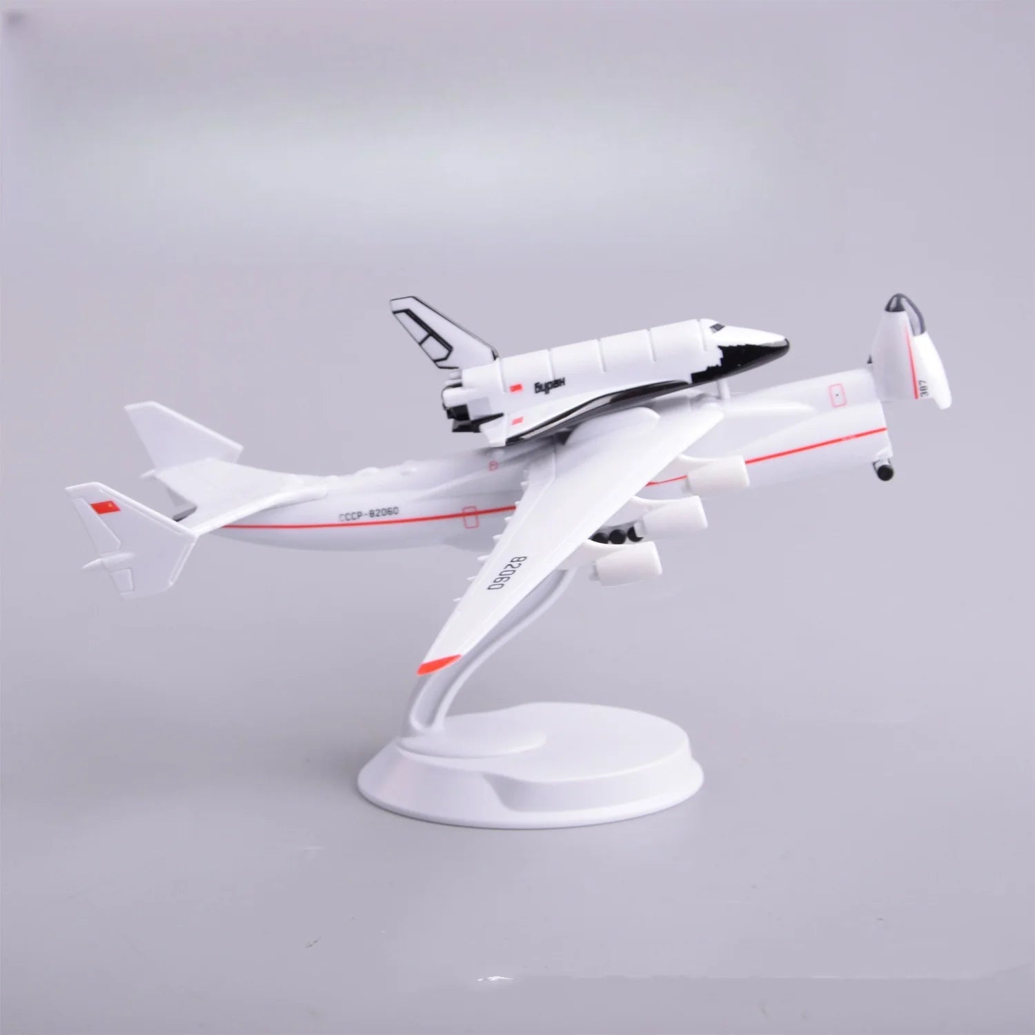 Diecast 1:400 Scale Antonov An225 Cccp-B2060 Airplane Toy Aircraft Simulation Alloy Finished Souvenir Collection Toy Decoration