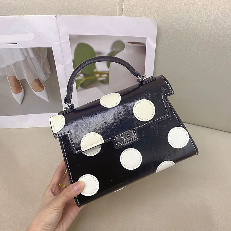 Retro French romantic wave bag simple contrasting color versatile mini lipstick portable messenger bag