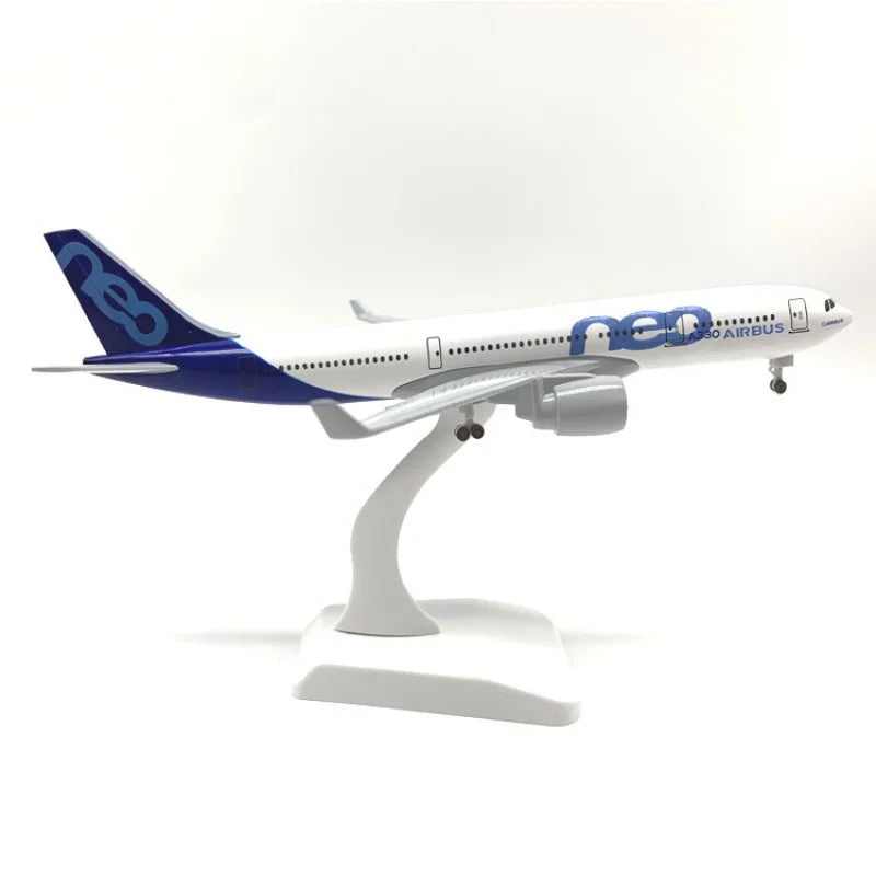 20cm A330 Beluga Xl Model Airplanes A380 A350 Md11 Toy Planes Replica Alloy Material W Wheels Landing Gears Children Toys Gift