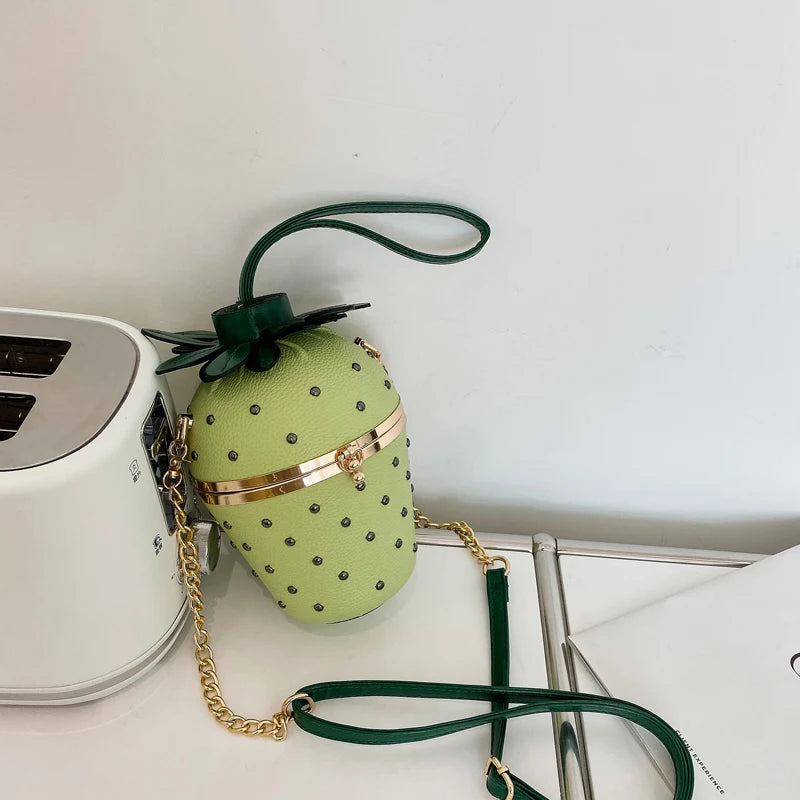 Luxury Designer Strawberry Bag Women Banquet Handbag New Pearl Shoulder Bags Chain Crossbody Purse for Girl Phone Pocket Rivet
