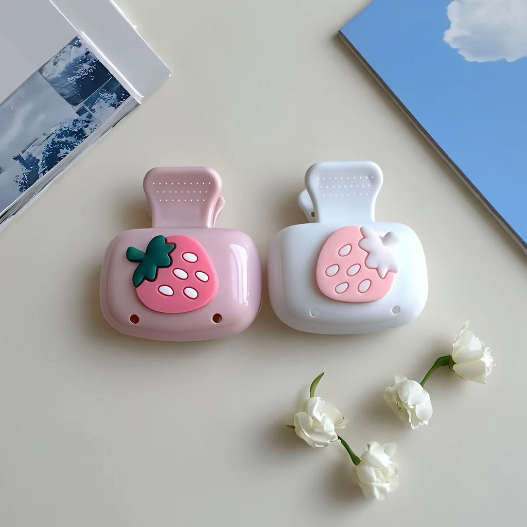2Pcs Strawberry Shaped Toothbrush Clip with Dust Cover, Bathroom Toothbrush Protective Cover, Essential for Home and Travel