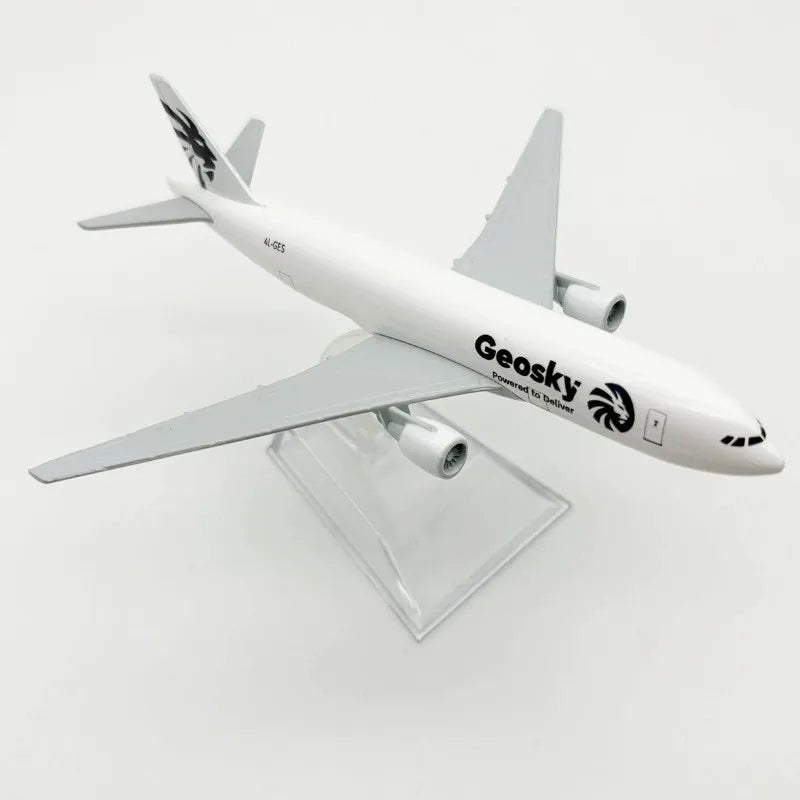 16cm Georgia B767 Toy Airplane Model Kit 1/400 scale Diecast Metal Airplane Model with Stand for Collections Displays or Gift