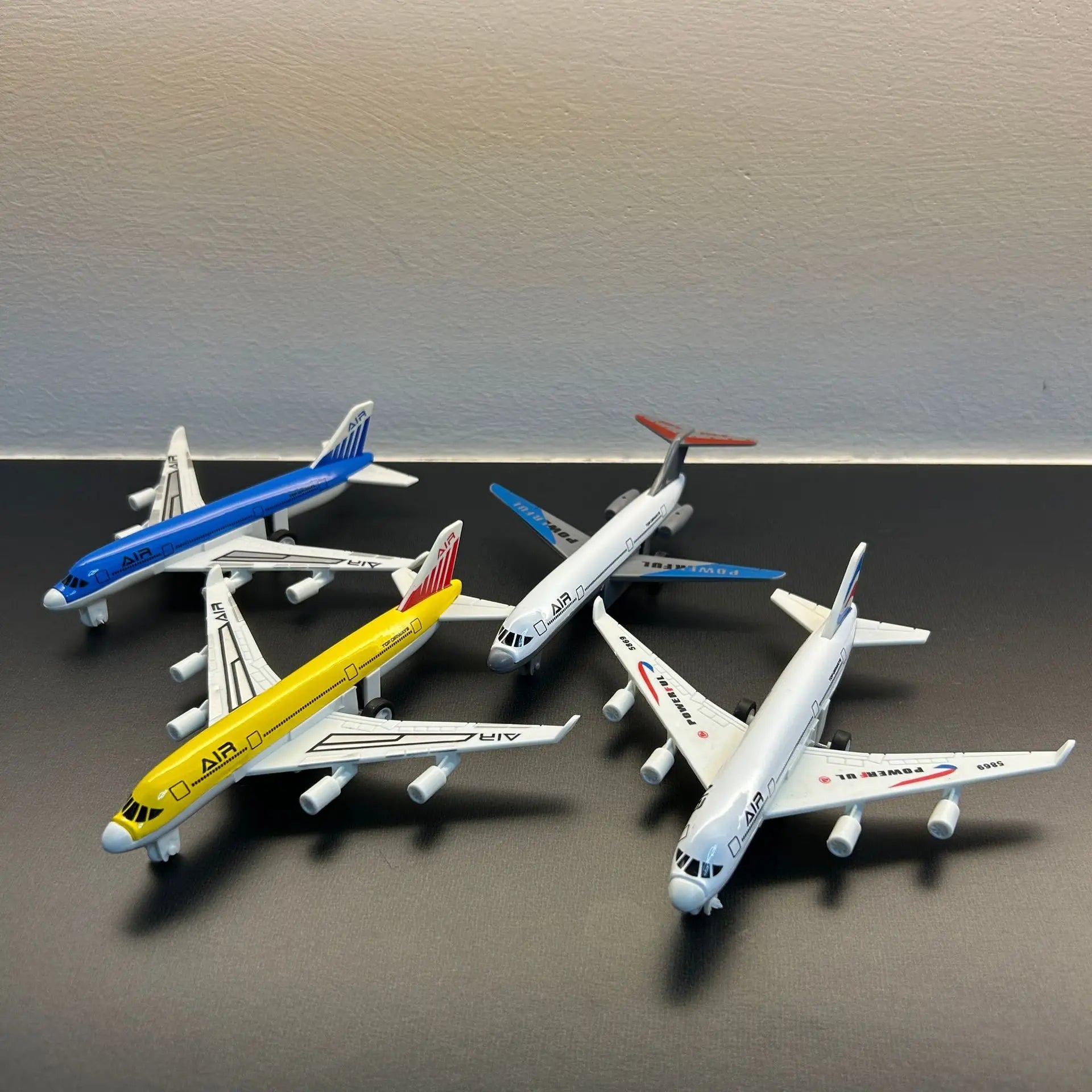 Miniature Aviation Model Children Toy Simulation Alloy Aircraft With Pull Back Passenger Model Airplane Collection Boys Toys