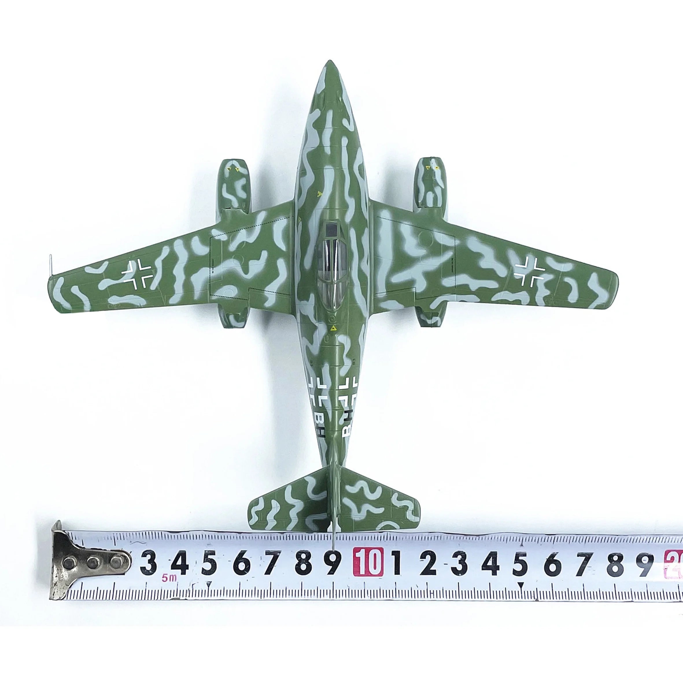 Stock 36407 1:72  German ME262 jet fighter model static finished model (out of print)