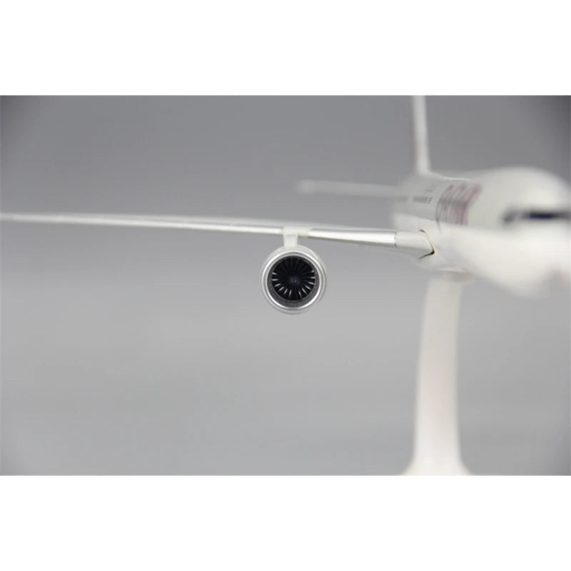 New 1:200 Scale A350-1000 Qatar Airways Airlines ABS Plastic Airplane Model Aircraft Plane Assembly Collection Display Fans