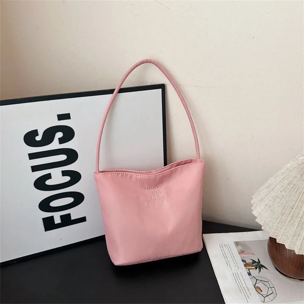 Fashion Oxford Shoulder Bag Large Capacity Embroidered Letters Tote Bag Waterproof Commuting Bucket Bag Girl