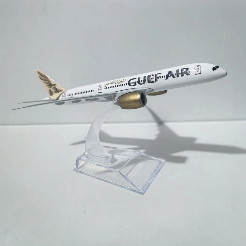 JASON TUTU 16cm Gulf Air Boeing 787 Plane Airplane Model Aircraft Model Diecast Metal 1/400 Scale Planes Gift Collection