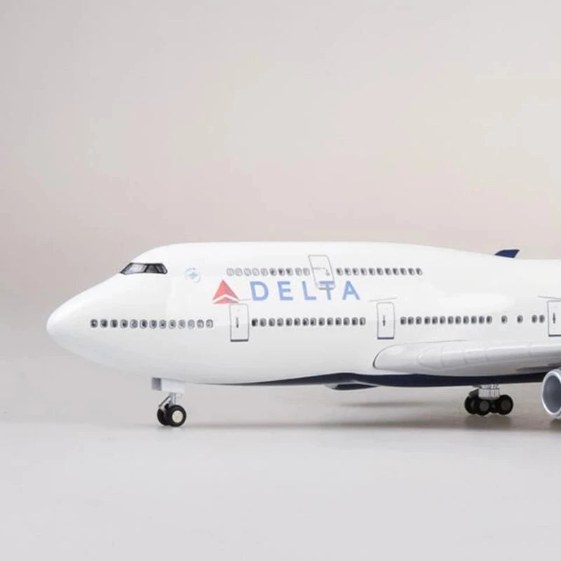 Delta Air Lines 47CM 1:150 Scale 747 B747 Airplane Model Toy Aircraft LED Light Die-casting Machine Collected As A Gift By
