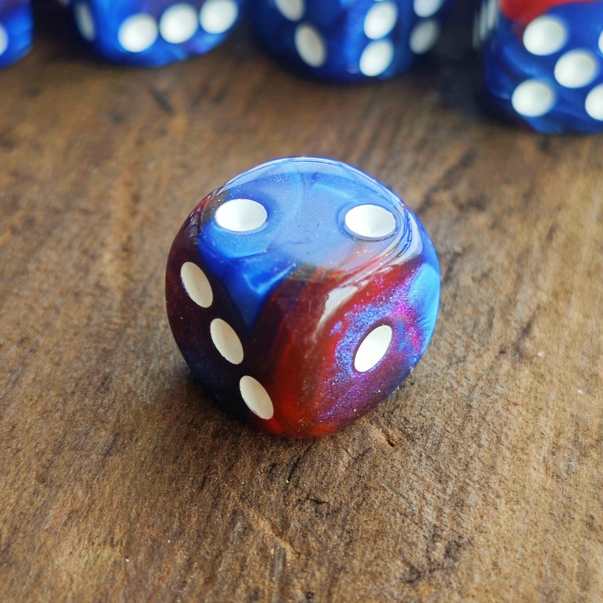16MM Blue and Red Shiny Starlit Sky D6 Dice Set Warhammers 40K Dungeons and Dragons Board Game