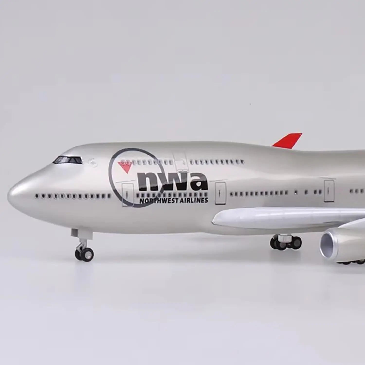 1:150 Scale Aircraft NWA Airways B747 47CM Plastic model plane With Lights LED & Landing Gear for Aviation Enthusiasts Aircraft