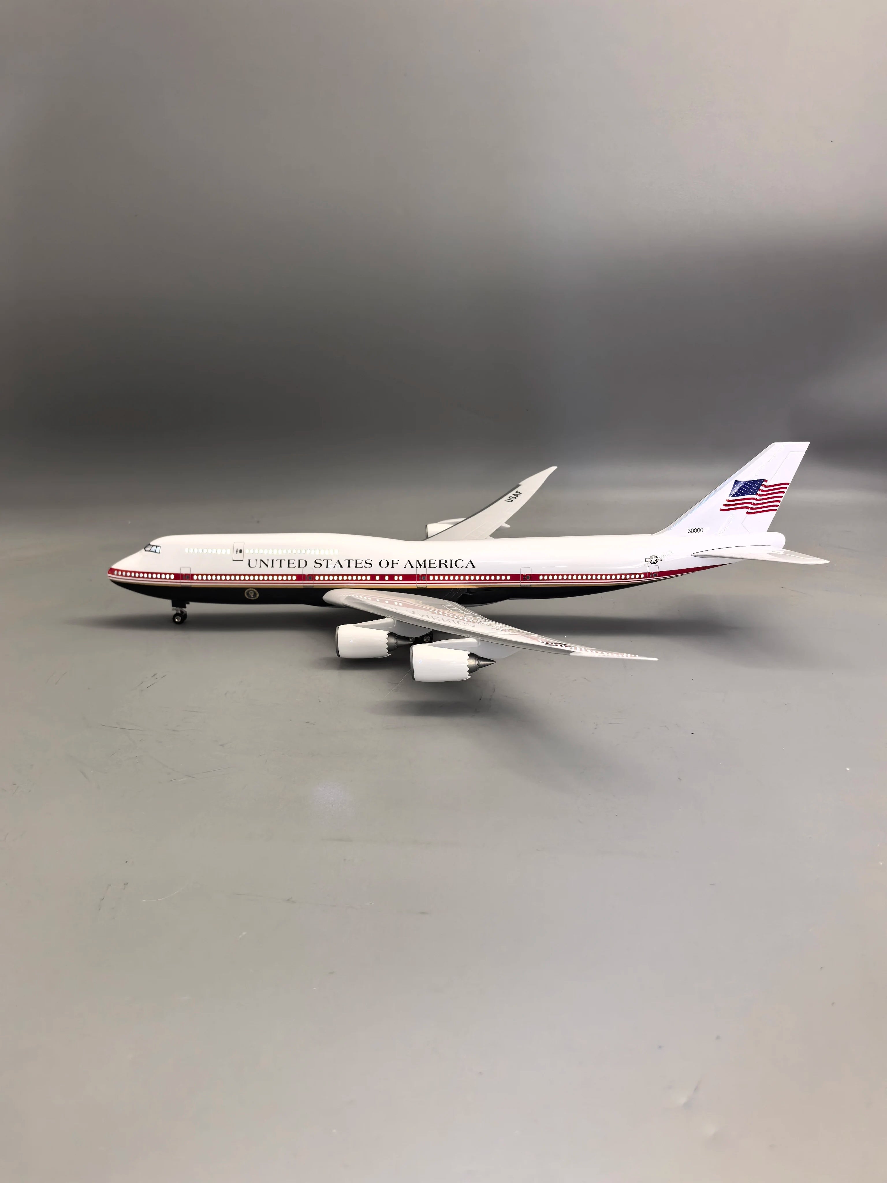 New 47cm Large Scale American Air Force One B747 Airplane Model Kit with Stand for Adult Aviation Souvenir Gift or Plane Toy