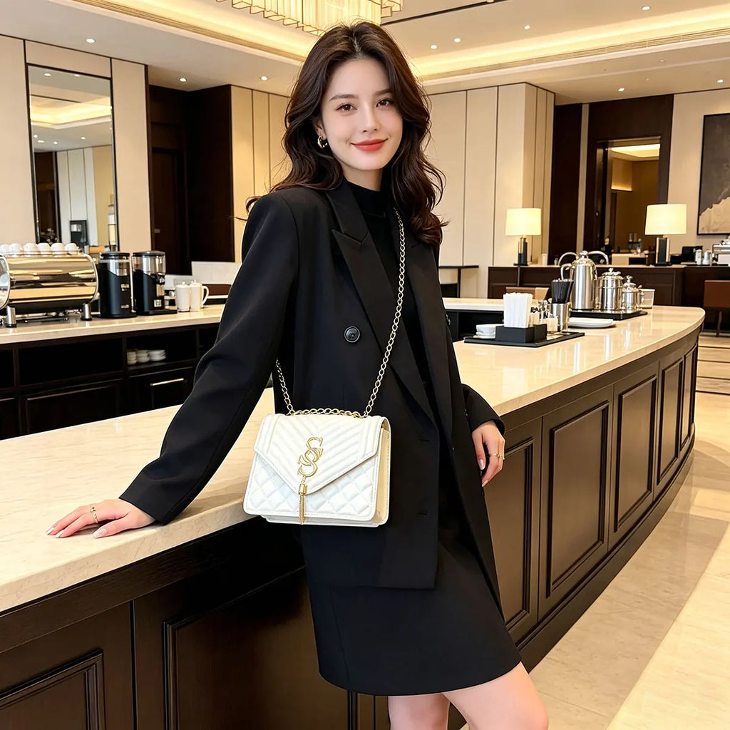 Elegant and Fashionable Argyle Quilted Chain Small Square Bag Metal Letter Tassel Diagonal Cross Bag Commuter Shoulder Bag