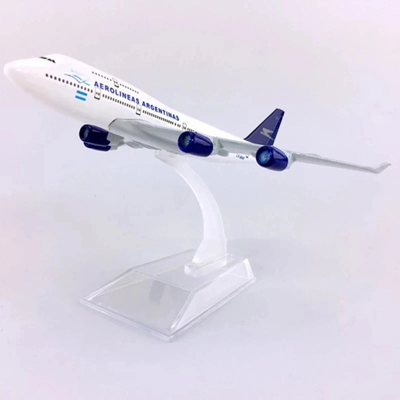 16CM model aircraft metal B747-400 Argentine Airlines 1:400 Scale Die-cast airplane Toys for boys Collection Display Gift
