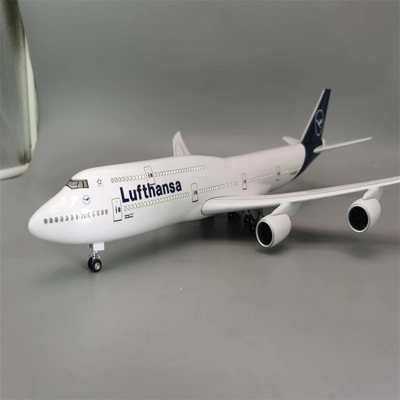 New Lufthansa B747 47cm 1/150 Scale Model Airplane Model Plane Toy Plane Die-cast Resin Plane Model With Landing Geal Decoration