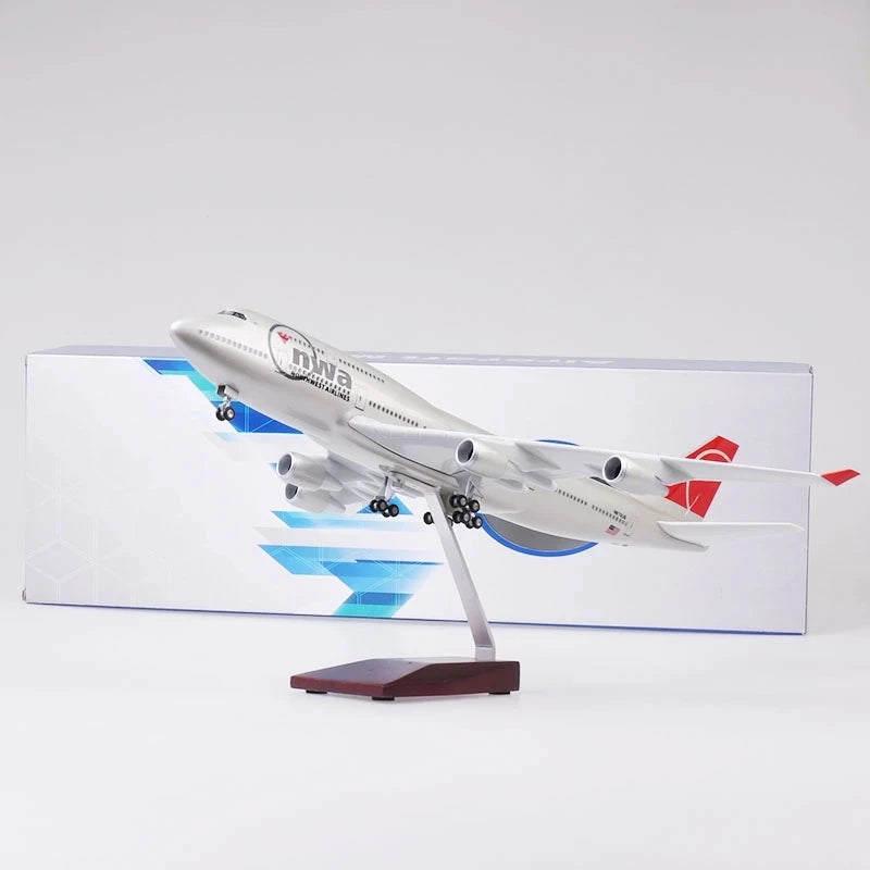 1:150 Scale Aircraft NWA Airways B747 47CM Plastic model plane With Lights LED & Landing Gear for Aviation Enthusiasts Aircraft