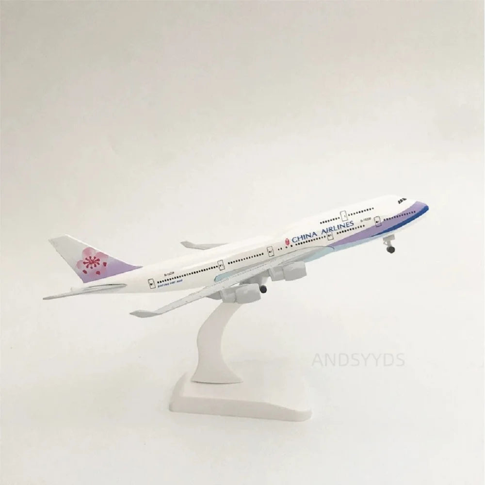 1/400 Scale 20CM Alloy Antonov An-225 "Mriya" A380 330 747 777 Airplane Diecast Model Child Toy For Gift Collectible Miniatures