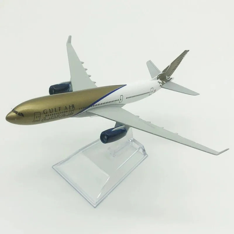 16cm 1/400 Scale Aircraft Series A330 A340 A220 Airplane Model Miniature Airplane Diecast Metal Child Toy Plane Collected Gift