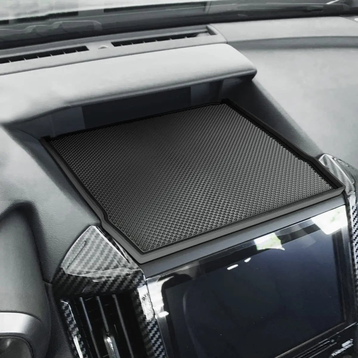 Suitable for Subaru Forester Crosstrek Wing Leopard 2018-2023 Minimalist Dashboard Silicone Anti Slip Pad Car Accessories