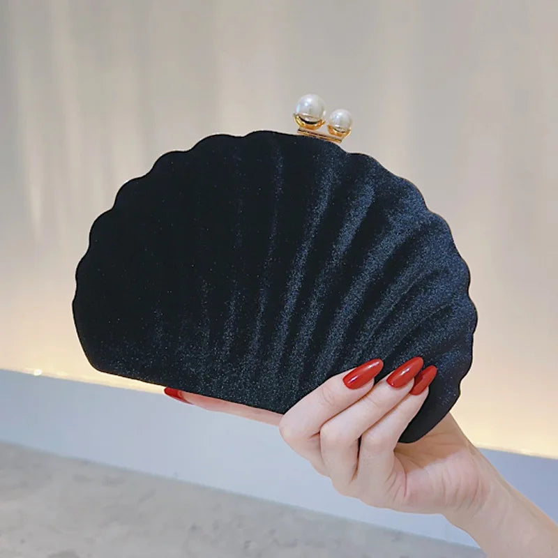 Premium shell black velvet party dinner bag Pearl clasp clutch bag Wedding purse Crossbody bag Velvet women's small bag.