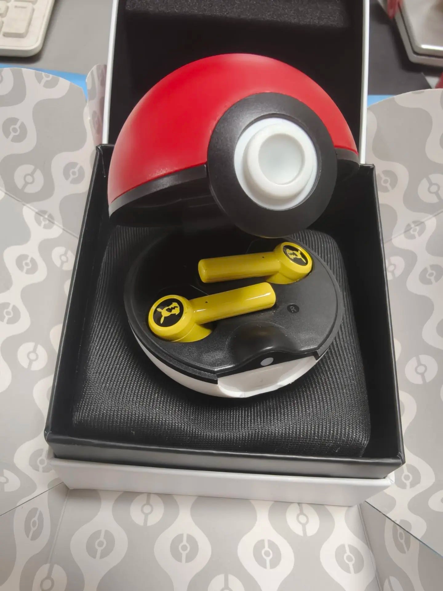 Razer Pikachu Earphones Wireless earbuds Bluetooth headphones Tws Touch Gaming Earbuds Pokeball for Iphone 18 Xiaomi android