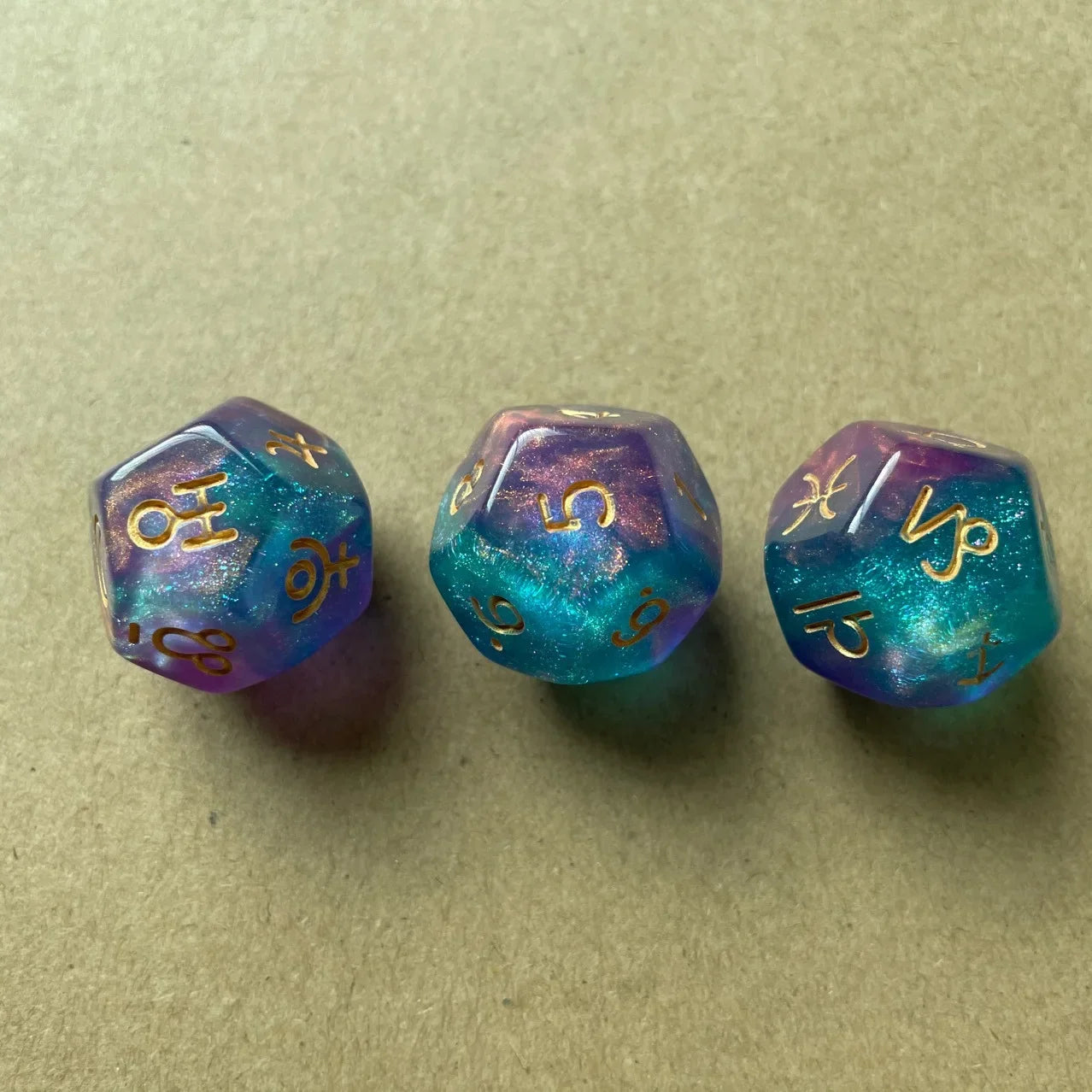 3pcs/lot Astrological Dice 12 Sided Multicolor Constellation Dice for Party Game Astrology Tarot Constellation Divination Dice