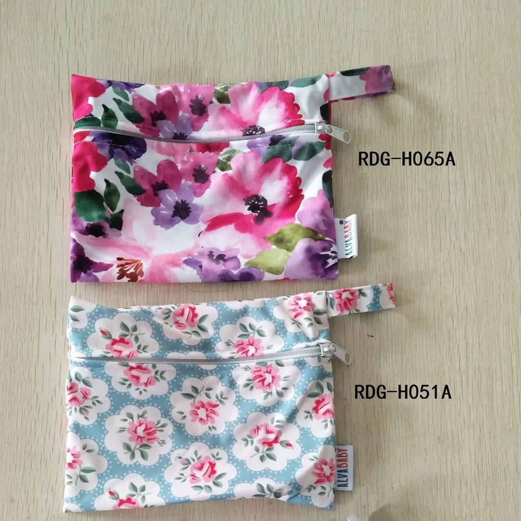 2PCS Reusable Mini Wet Bags 18.5cmx15cm Washable Cloth Bags with 1 Zipper for Menstrual Pads Breast Pads Baby Wipes Storage Bag