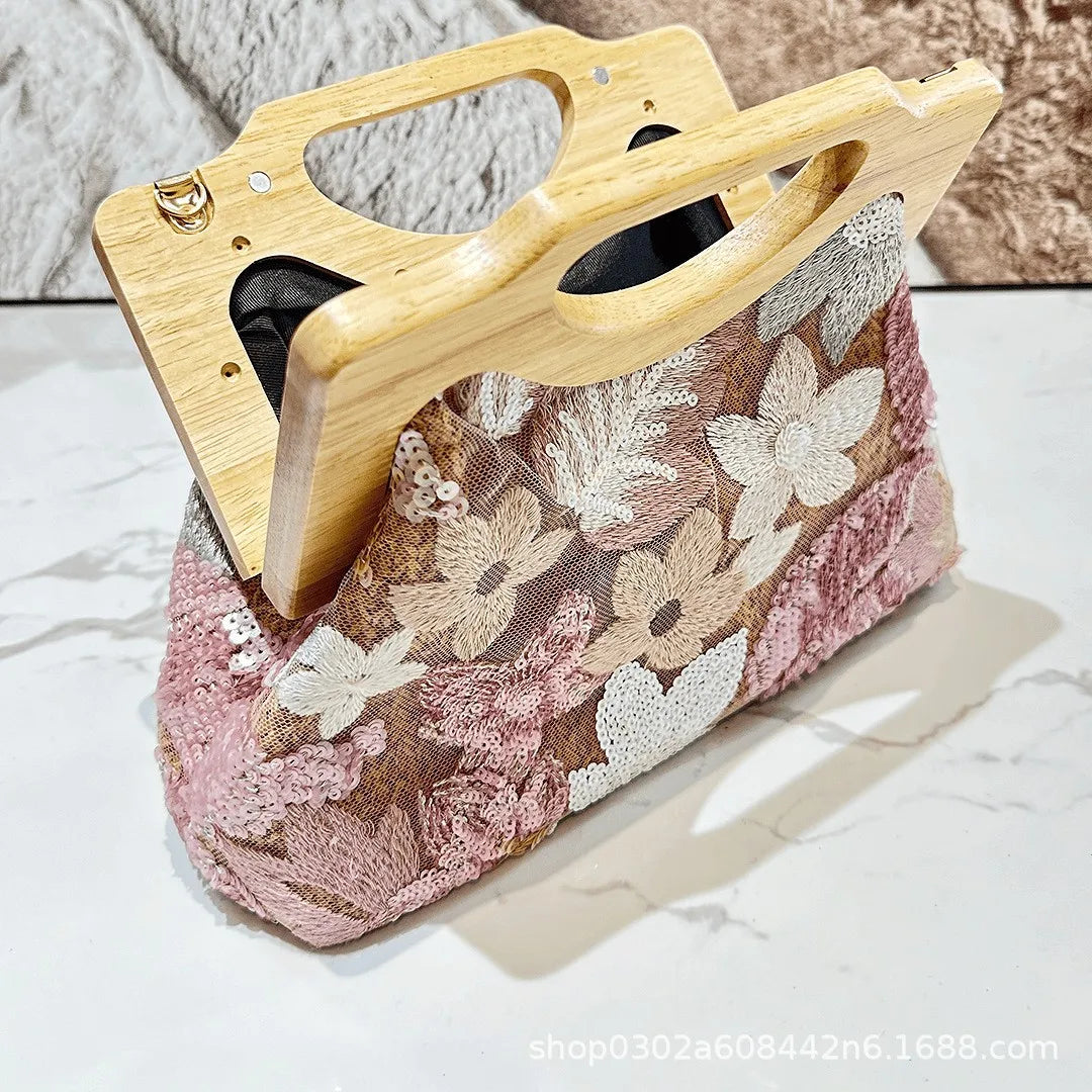 Spring and summer high-end large-capacity armpit bag hand-embroidered sequins hand-held straw bag