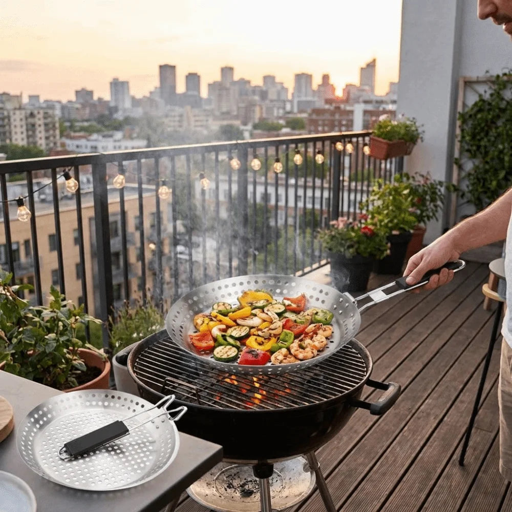 Portable Stainless Steel Vegetable Grill Basket Circular Non Stick BBQ Plate Folding Wood Handle Grill Fry Pan Kitchen Cooking