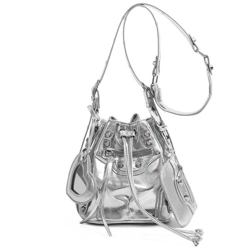 2025 Crossbody bag female new heavy industry locomotive wind rivet tide pump with bucket bag fashionable shoulder bag