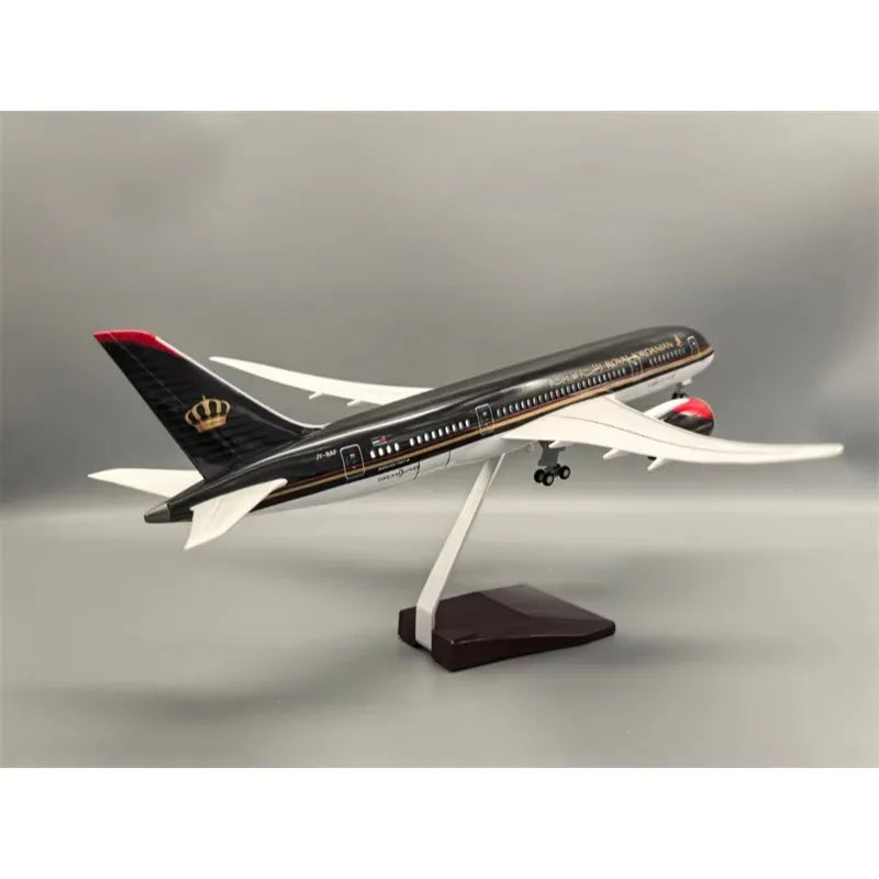2025 New 1:130 Scale Model Royal Jordanian B787 Aircraft Air Airlines With Light Wheel Diecast Resin Airplane Collection Display