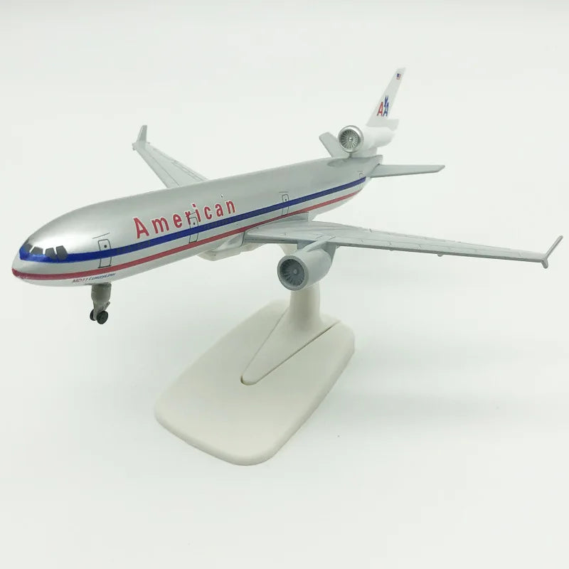 20cm Model American Airlines MD-11 Diecast Alloy Airplane Airways Aircraft With Stand Landing Geer Collection Display Gifts Fan